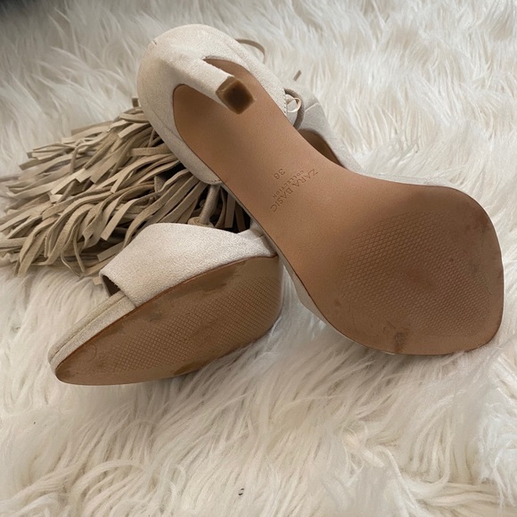 Heels - Picture 3 of 5